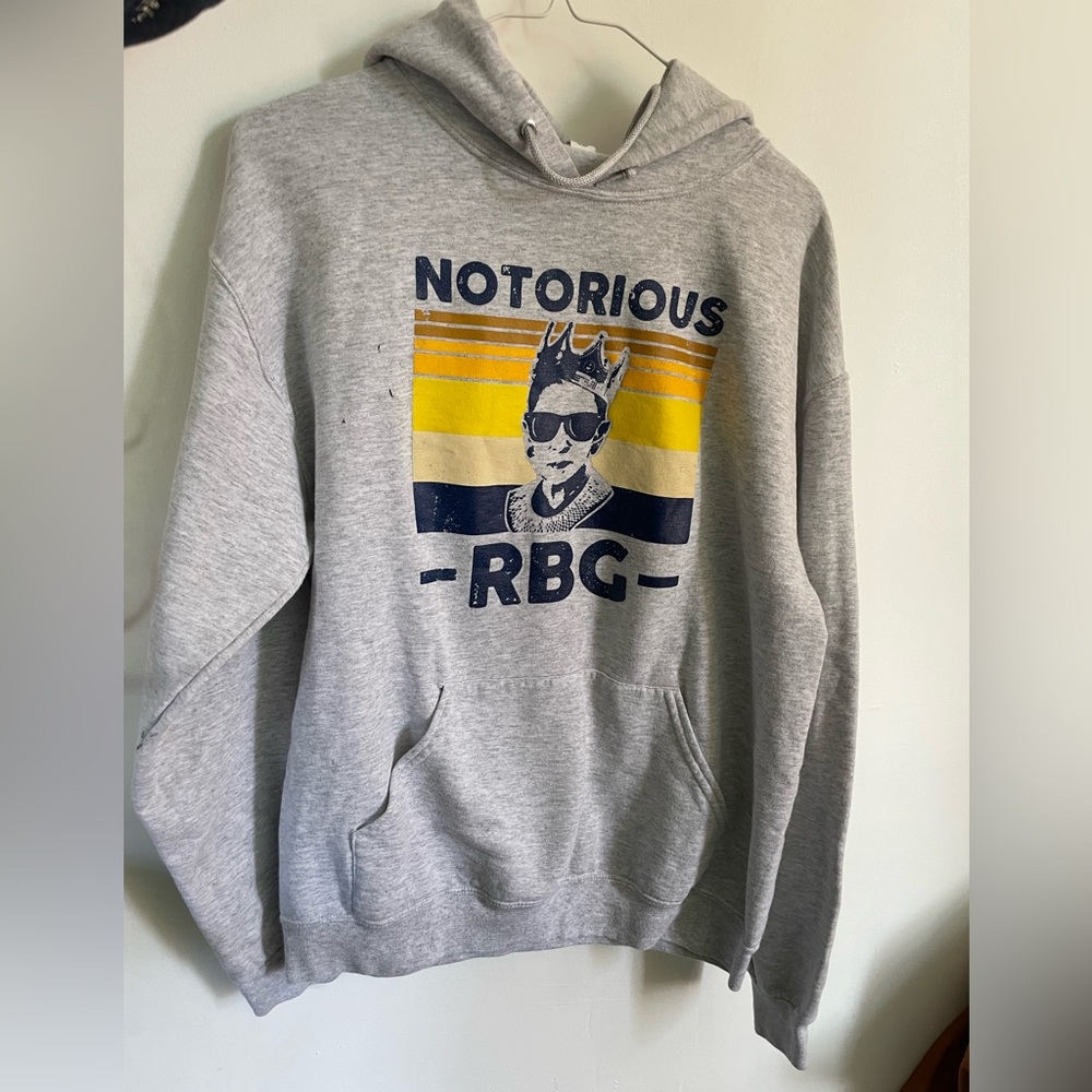 Notorious RBG hooded sweatshirt SZE m